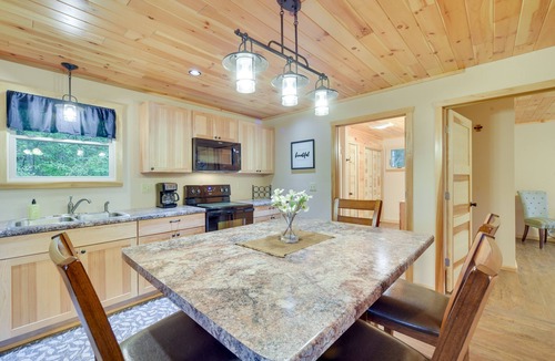 Cable Cabin | Cozy Cable Cabin Rental - Pet Friendly!