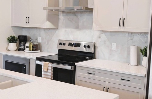 Calgary House | Cozy Calgary Gem: Kid-Friendly, Free Parking, & Easy Access to Stampede