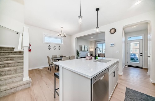Calgary House | Cozy Calgary Gem: Kid-Friendly, Free Parking, & Easy Access to Stampede