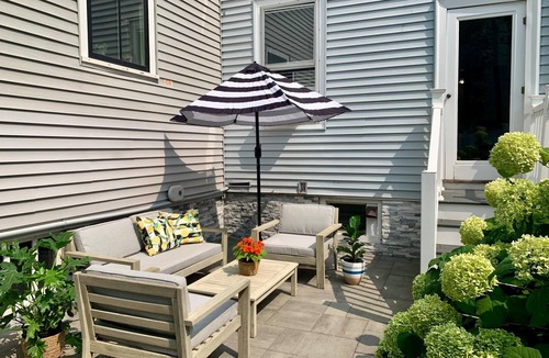 Arefth House | Cozy Cambridge 2bed 2bath w/Patio & Parking Pass