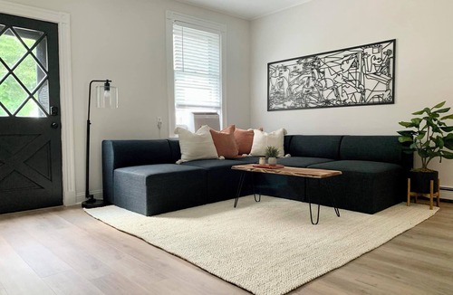 Arefth House | Cozy Cambridge 2bed 2bath w/Patio & Parking Pass