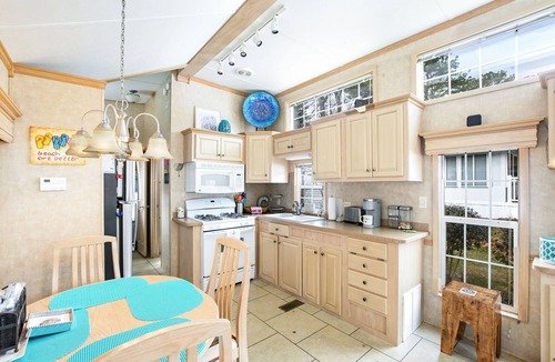 Sandwich House | COZY CAPE COD COTTAGE in SANDWICH