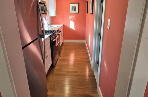 West Cape May Apartment | Cozy Cape May Cabernet vineyard Cottage at Willow Creek Winery Farm