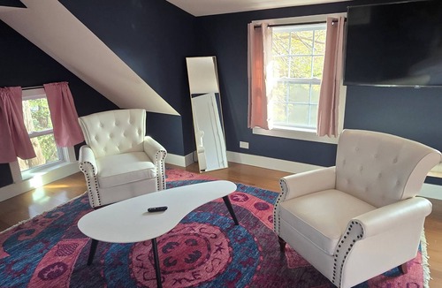 West Cape May Apartment | Cozy Cape May Cabernet vineyard Cottage at Willow Creek Winery Farm