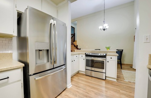 Cary House | Cozy Cary Abode ~ 10 Mi to Downtown Raleigh!