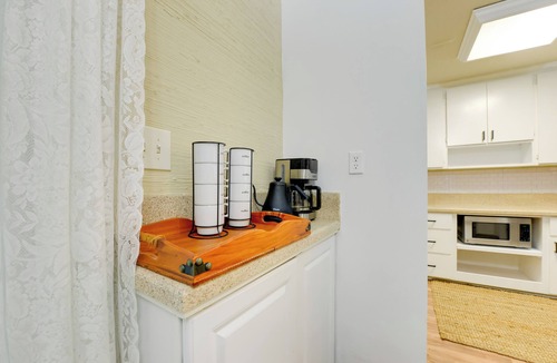 Cary House | Cozy Cary Abode ~ 10 Mi to Downtown Raleigh!