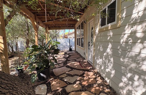 San Antonio Apartment | Cozy Casita in San Antonio Close to sea world- downtown-fiesta Texas-Alamo ranch