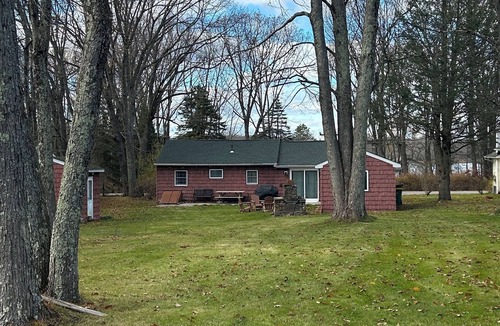 Pocono Summit Cottage | Cozy Cedar Cottage in Pocono Summit! Kalihari, Camelback, Mt. Airy. Walk to lake
