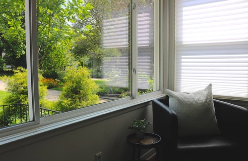 Clintonville House | Cozy Central Clintonville Abode! Close to OSU, Riverside, and the city buzz!