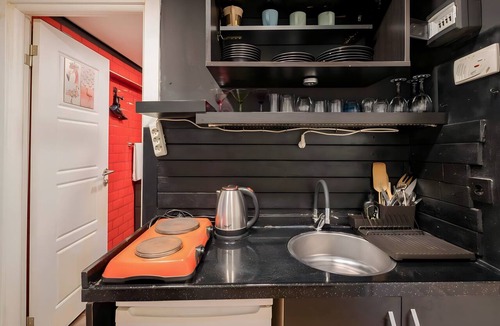Bomonti Apartment | Cozy Central Flat w/Netflix & Elevator Near Metro 2 minute walking distance