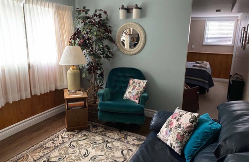 Campbell River Apartment | Cozy central located suite near hospital