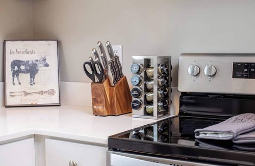 Montgomery Apartment | Cozy Central Loft | Pets Welcome Retreat