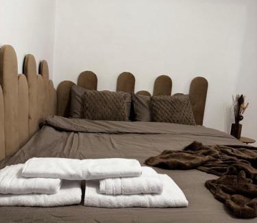 Petrosani Apartment | Cozy Central Studio