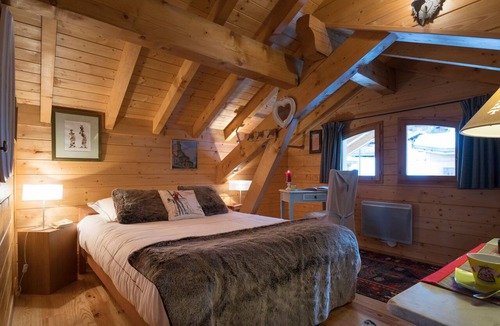 La Perriere Ski Chalet | Cozy chalet in La Tania - 10 pers, parking, ski-in/ski-out