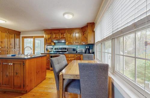Brewster House | Cozy Charming Cottage