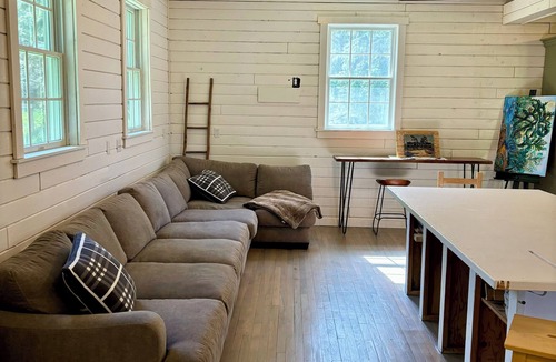 Kalispell Cottage | Cozy charming Flathead Valley Cottage, under the shadow of the Swan Mountains