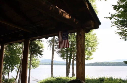 Andover House | Cozy & Charming Lakefront Log Cabin on Cupsuptic Lake/Rangeley, ME