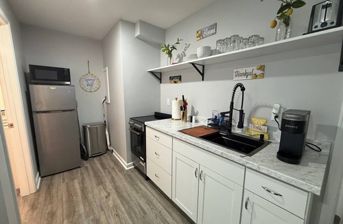 Burlington Apartment | Cozy & Chic Burlington Retreat: King Bed and Newly Renovated Comfort