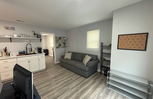 Burlington Apartment | Cozy & Chic Burlington Retreat: King Bed and Newly Renovated Comfort