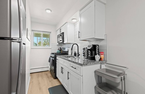 Mount Clemens Apartment | Cozy & Clean 2nd Floor Apt. - King Bed | Workspace