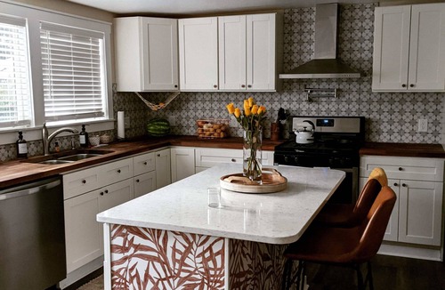 Martindale-Brightwood House | Cozy Clean Boho Bungalow for All-Star Weekend. 15 minutes from downtown.