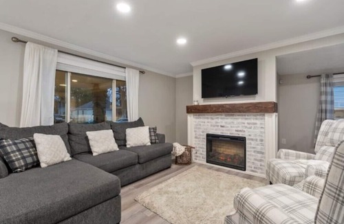 Clearfield House | Cozy Clearfield Cottage -Private yard w/ hot tub