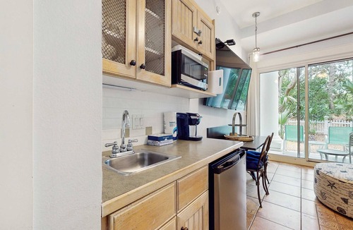 Baytowne Wharf Apartment | Cozy coastal studio with shared pool, beach access and close to everything!