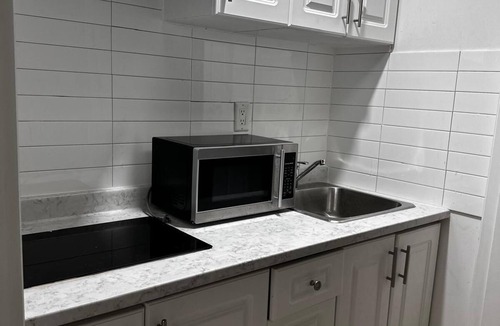 Doon South Apartment | Cozy&Comfort Studio in the city of Kitchener- 6mins walk to Conestoga college