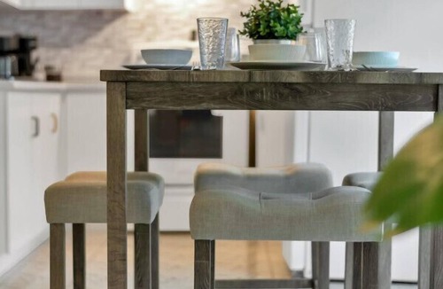 Burlington Apartment | Cozy & Comfortable, Downtown, Parking | TJSI
