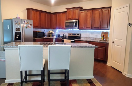 Cartersville House | Cozy & comfortable room in Cartersville! Nearby Hyundi plant, Piedmont Hospital