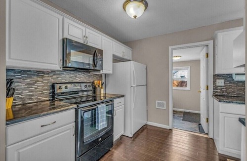 Topeka House | Cozy Comfortable Single Home Located Near Topeka's Hospitalsn