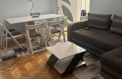 Cugir Apartment | Cozy Comforts aprt in Cugir