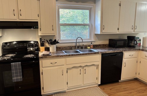 Goochland House | Cozy, Comfy, Convenient, Dog Friendly