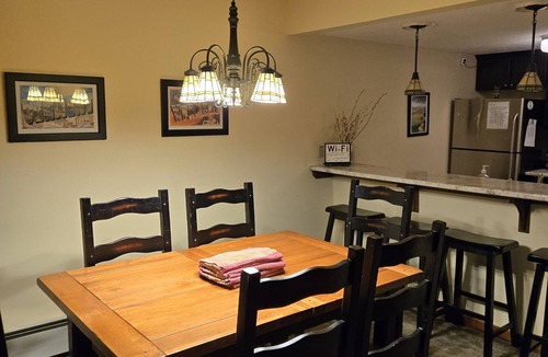 Brownsville Condo | Cozy Condo for Skiing-Hiking-Biking Lovers