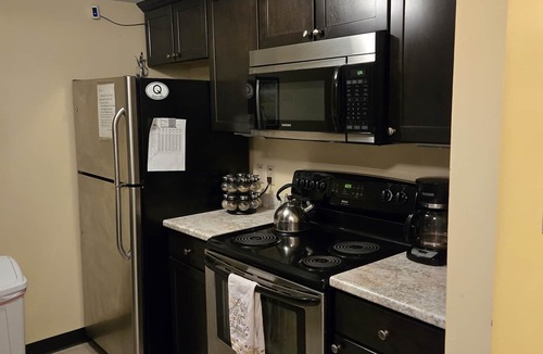 Brownsville Condo | Cozy Condo for Skiing-Hiking-Biking Lovers