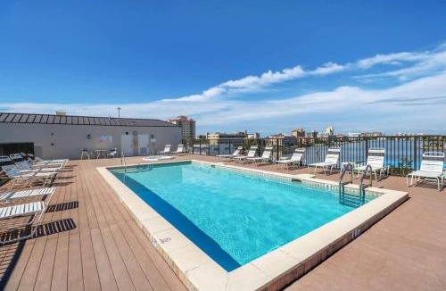Vanderbilt Beach House | Cozy Condo With Pool Steps From Vanderbilt Beach