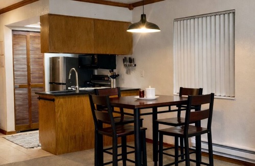 Brian Head Condo | Cozy condo with Pool, Jacuzzi, Sauna, & Fitness Center. Minutes to either lift!