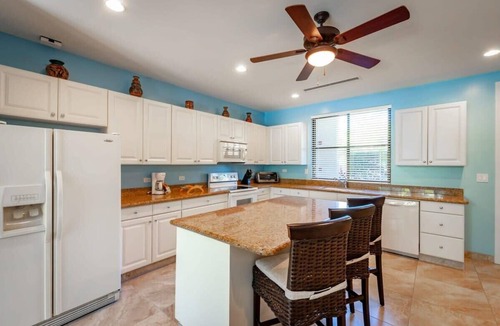 Coco Condo | Cozy Condo with Shaded Poolside Patio & Beach Club Access