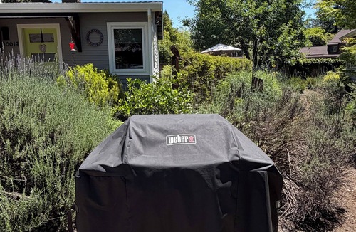 Lafayette Cottage | Cozy contemporary cottage in downtown Lafayette near shops and restaurants