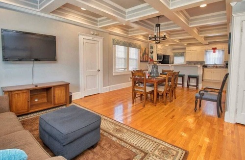Sylvan Hills House | Cozy & Convenient | Deck,WiFi,NearAirport&Downtown