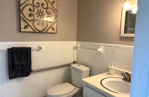Normal Apartment | Cozy & Convenient Spacious 1bd Close To ISU