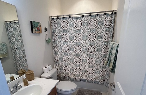 Batesville House | Cozy, convenient townhouse! Pet-friendly!