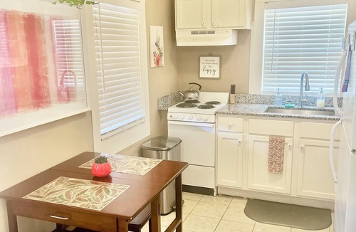 Eureka Springs Cabin | Cozy cool nights by the fire, warm your soul in the hot tub! Cozy love nest!