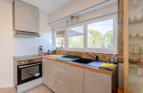 Saint-Martin-d'Arrossa House | Cozy Cottage with Private Terrace, Mountain View & Wi-Fi in Saint-Martin-d'Arrossa
