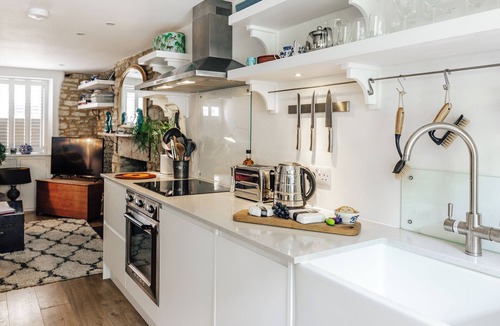 Northleach Cottage | Cozy Cotswold Dog Friendly Retreat