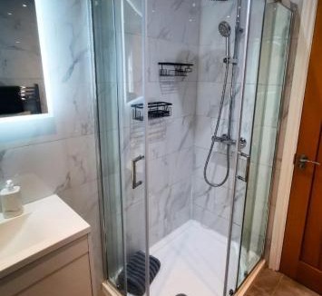 Carterton House | Cozy Cotswold getaway near Burford