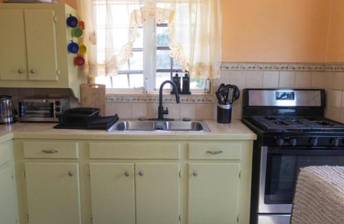 Saint John Parish House | Cozy Cottage