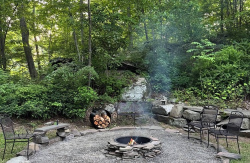 Mount Marion House | Cozy Cottage between Kingston & Woodstock: Outdoor Deck, Firepit, Skylights