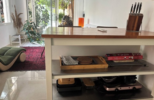 Jumeirah Cottage | Cozy cottage in charming Dubai 5 min walk to the beach!