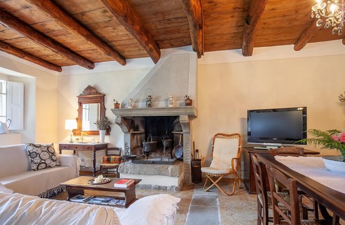 Piazza al Serchio House | Cozy cottage with fireplace and stunning views.